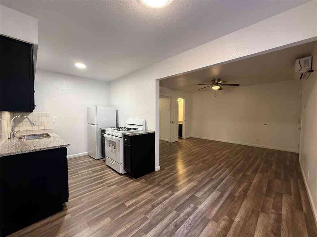 Apartment For Rent - 2701 Hemphill<br/> Fort Worth, TX 76110