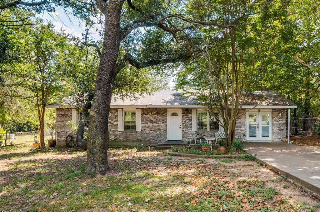 Homes For Sale - 407 E Oakdale Street<br/> Johnson County, Keene, TX 76059