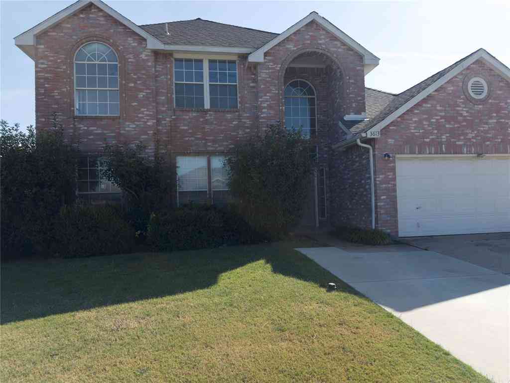 Homes For Sale - 3613 Cotton Creek Lane<br/> Fort Worth, TX 76123