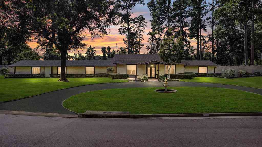 Homes For Sale - 1300 Montclair Street<br/> Gregg County, Longview, TX 75601
