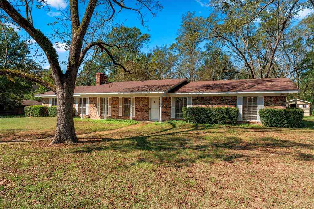 Homes For Sale - 102 Westwood Parkway<br/> Morris County, Naples, TX 75568