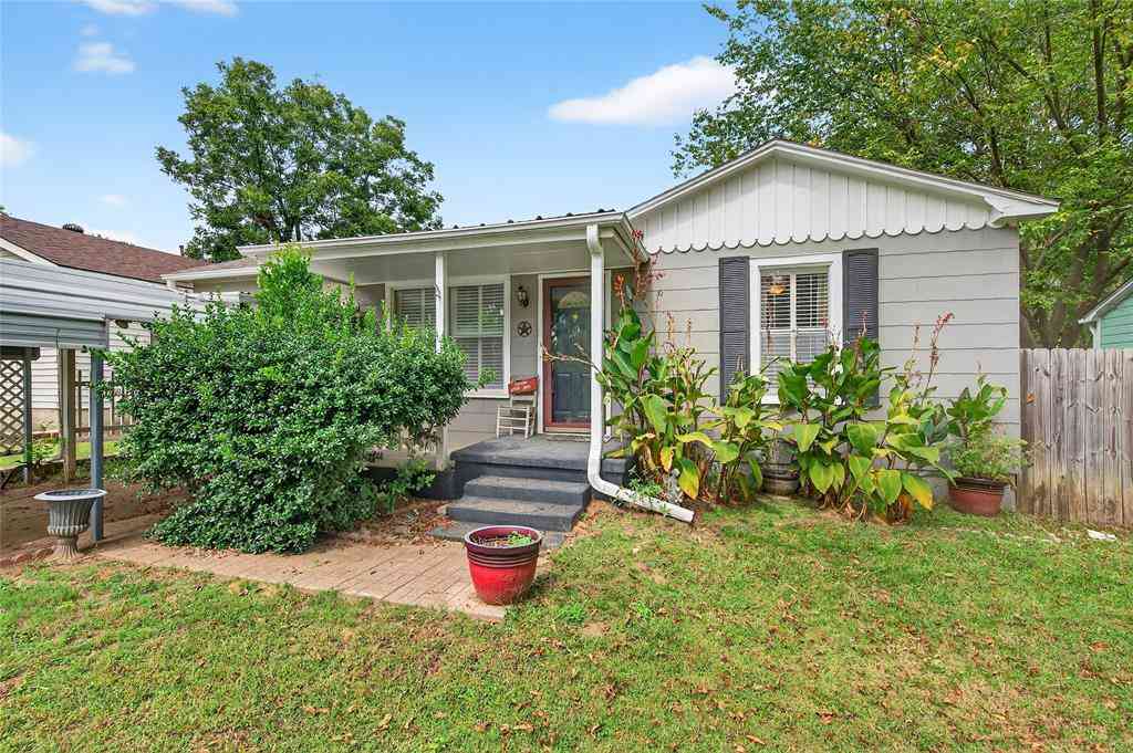 Homes For Sale - 517 W Bullock Street<br/> Grayson County, Denison, TX 75020
