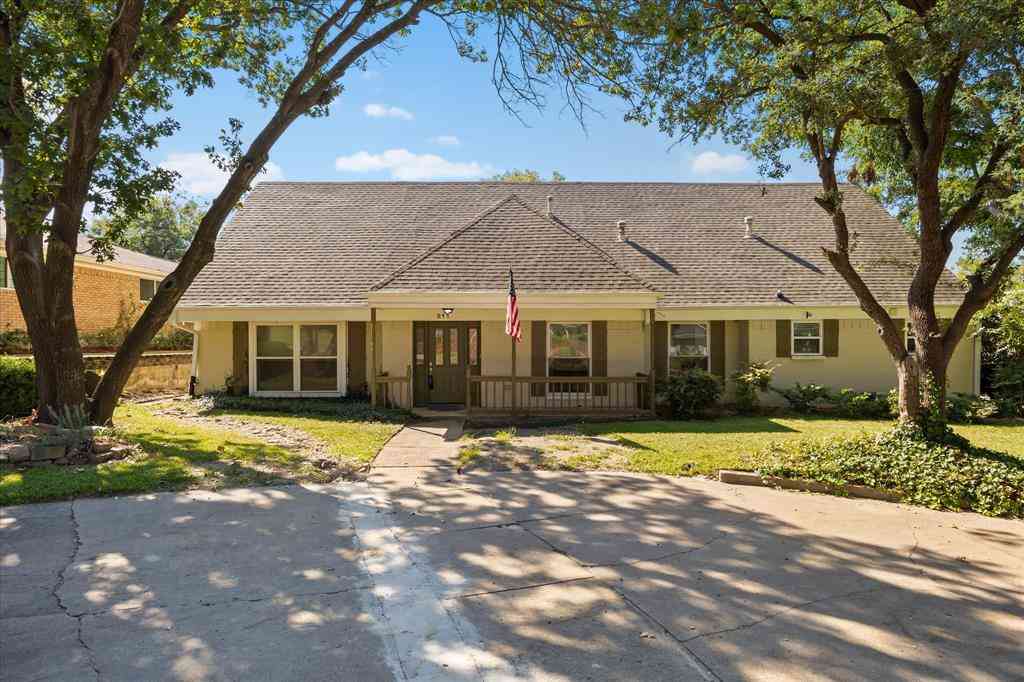 Homes For Sale - 211 Rockbrook Drive<br/> Rockwall County, Rockwall, TX 75087