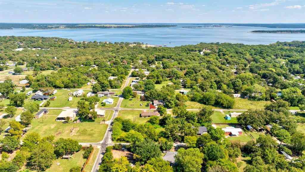 Homes For Sale - 373 Old Shawnee Trl Drive<br/> Gordonville, TX 76245