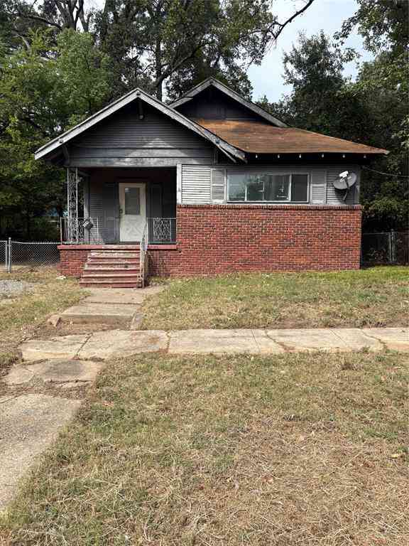 Homes For Sale - 1124 Leander Street<br/> Shreveport, LA 71104