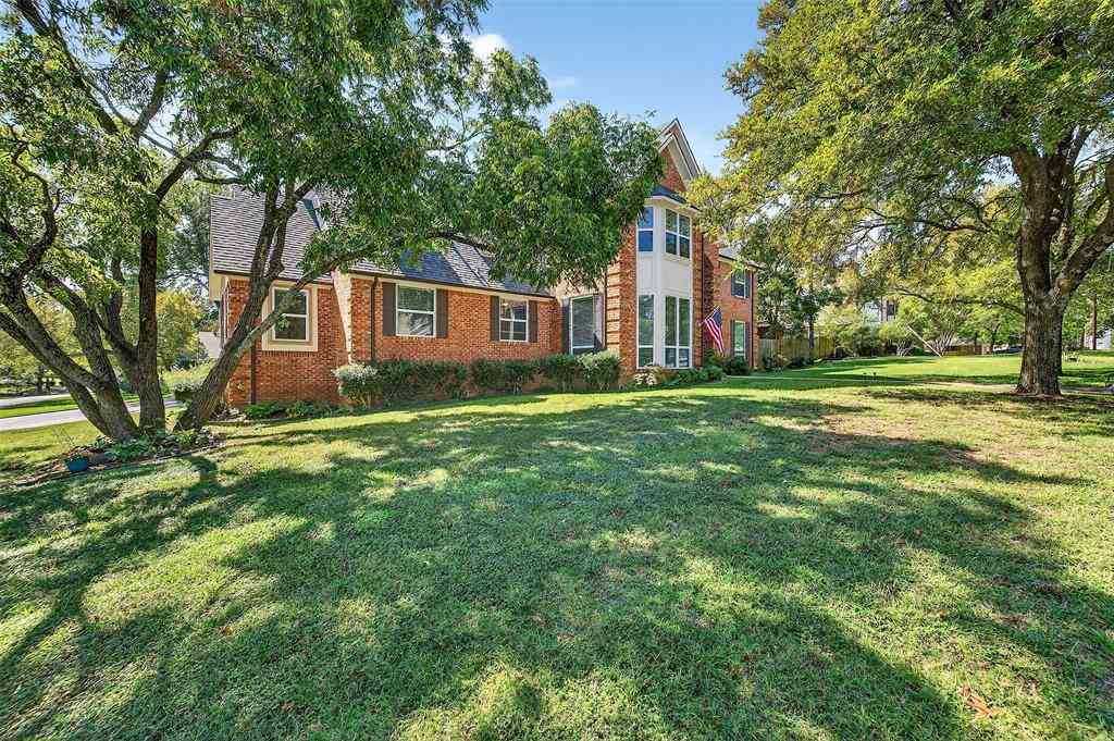 Homes For Sale - 141 River Hills Drive<br/> Grayson County, Denison, TX 75020