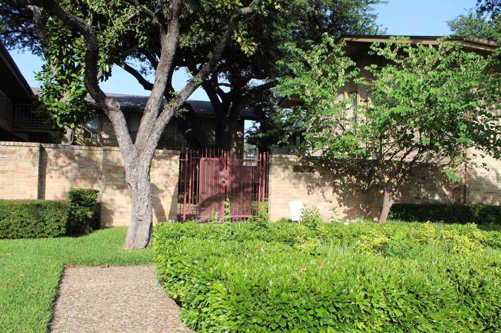 Condo For Sale - 11312 Park Central Place #A<br/> Dallas County, Dallas, TX 75230