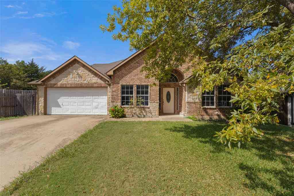 Homes For Sale - 490 Lynne Drive<br/> Rockwall, TX 75032
