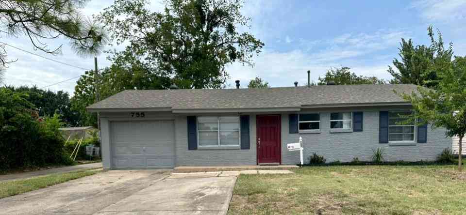 Homes For Sale - 755 W Grubb Drive<br/> Mesquite, TX 75149