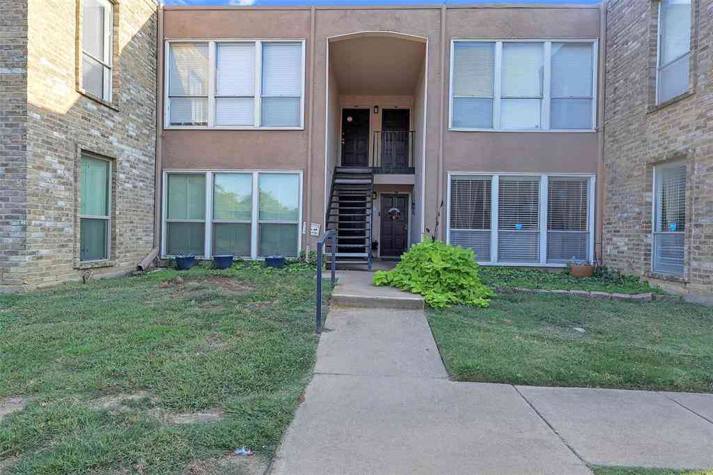 Condo For Sale - 5624 Boca Raton Boulevard #133<br/> Fort Worth, TX 76112
