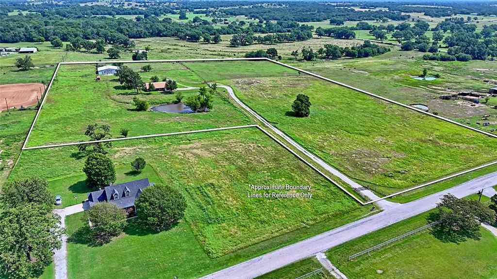 Apartment For Sale - 202 County Road 3470<br/> Paradise, TX 76073