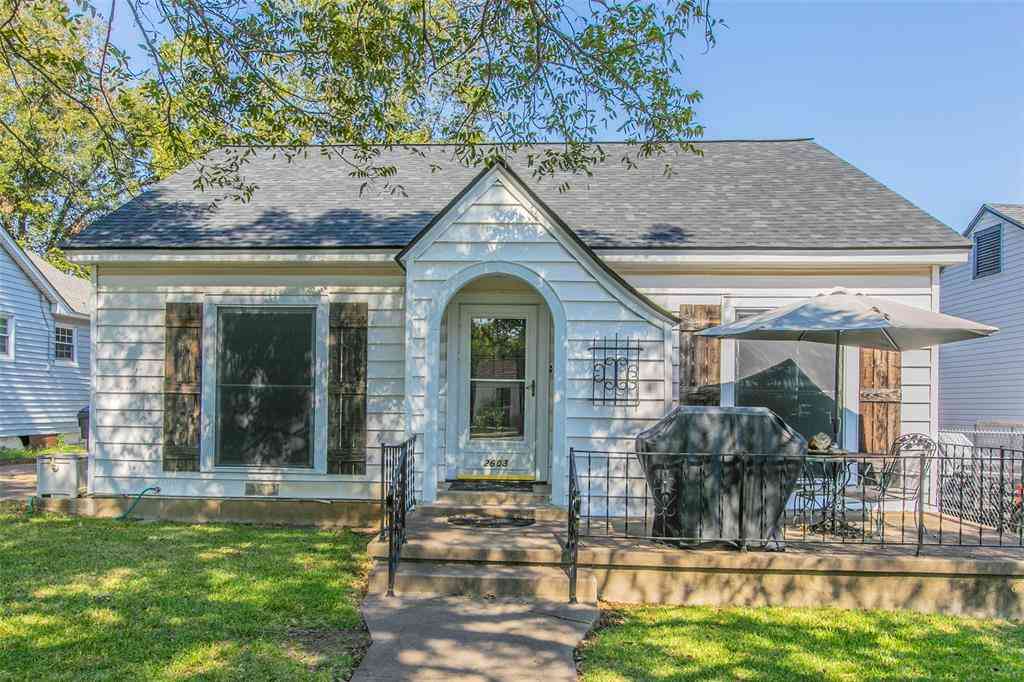 Homes For Sale - 2603 Pine Avenue<br/> Waco, TX 76708