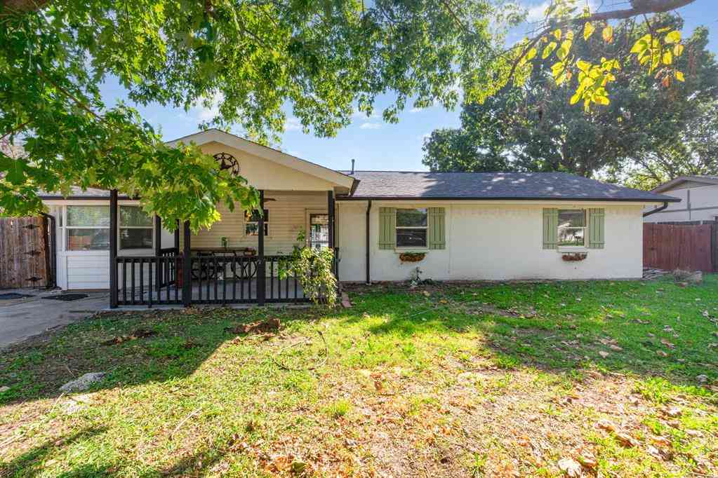 Homes For Sale - 204 W Park Street<br/> Denton County, Little Elm, TX 75068