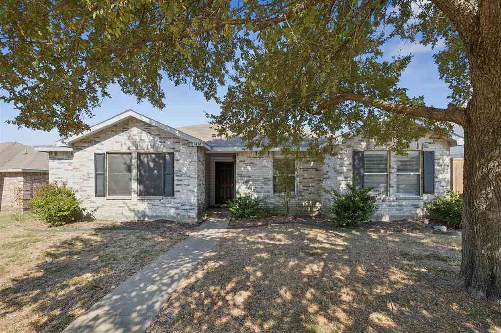 Homes For Sale - 1438 Stewart Drive<br/> Rockwall County, Rockwall, TX 75032