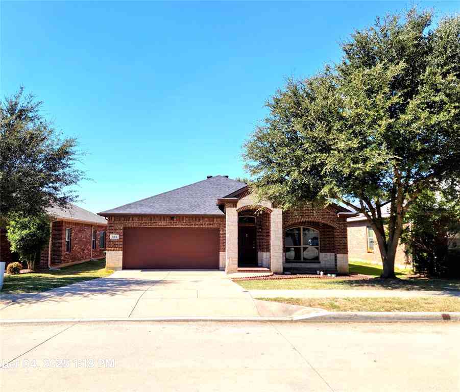 Homes For Sale - 912 Iona Drive<br/> Fort Worth, TX 76120