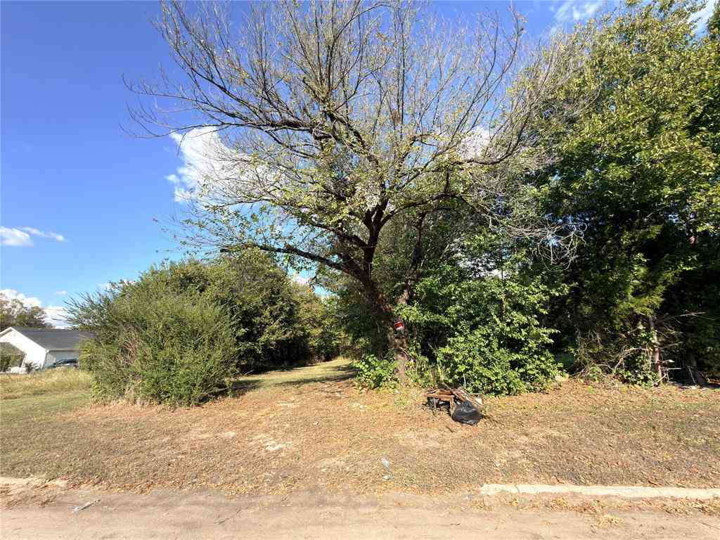 Vacant Land For Sale - 417 N 3rd Street<br/> Corsicana, TX 75110