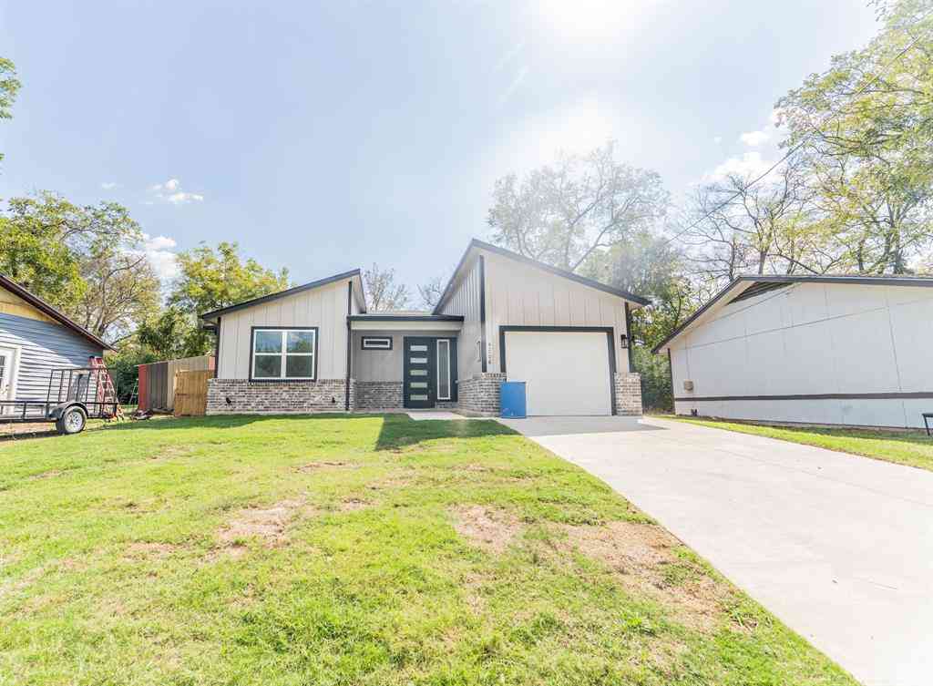 Homes For Sale - 206 Ross Street W<br/> Hopkins County, Sulphur Springs, TX 75482