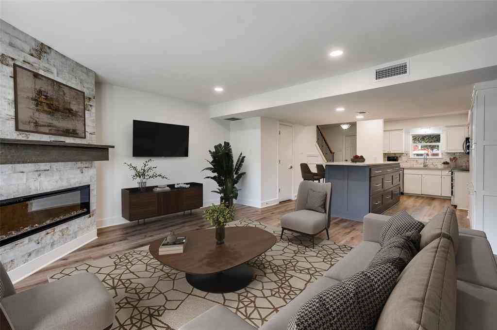 Condo For Sale - 1257 Roaring Springs Road<br/> Tarrant County, Fort Worth, TX 76114