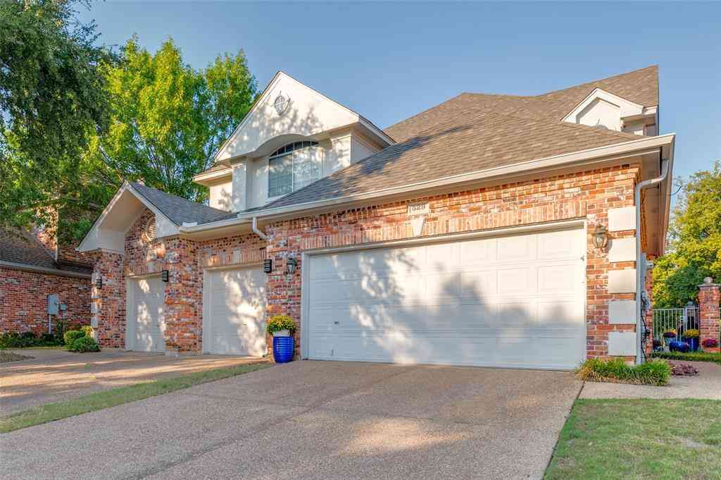 Townhouse For Sale - 529 Lochngreen Trail<br/> Arlington, TX 76012