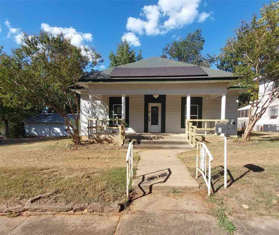 Homes For Sale - 307 E Lowery<br/> Hugo, OK 74743