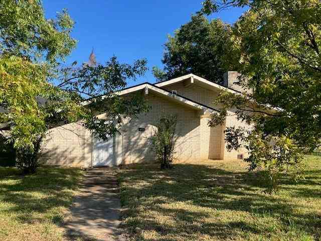 Homes For Sale - 701 W 9th<br/> Clarksville, TX 75426