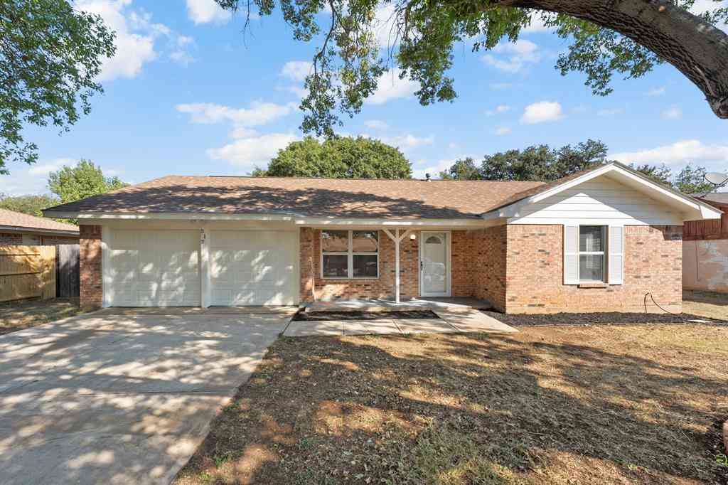 Homes For Sale - 317 E Glendale Street<br/> Tarrant County, Crowley, TX 76036