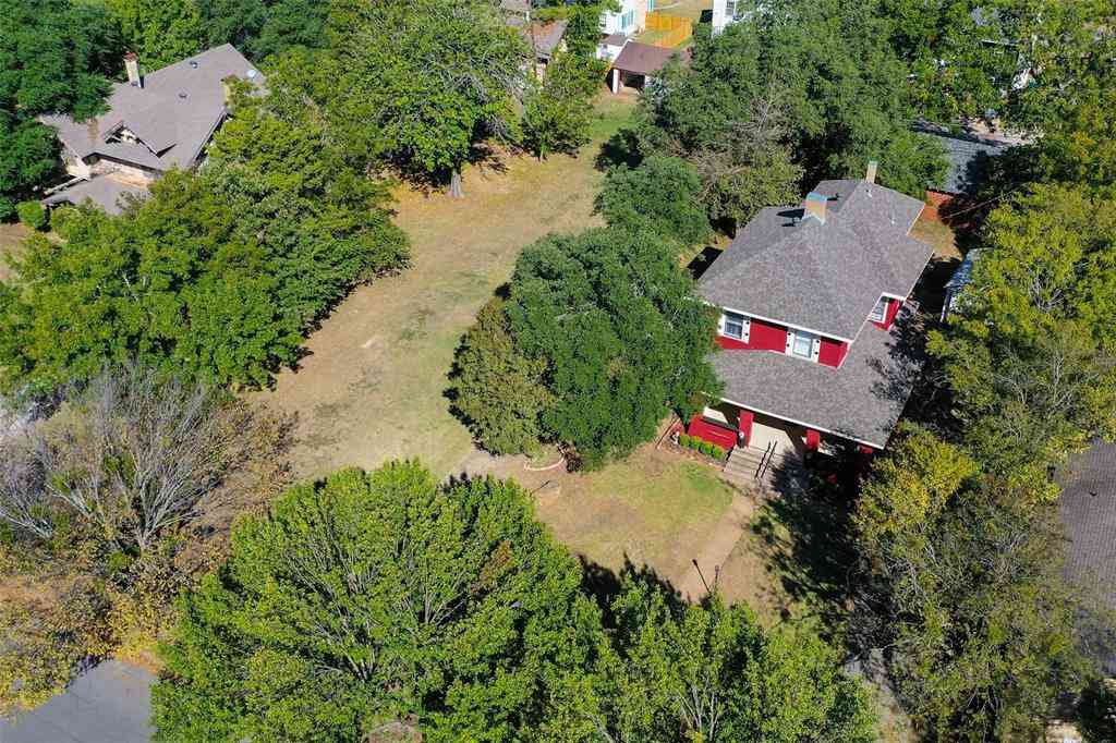 Homes For Sale - 1111 W Sears Street<br/> Denison, TX 75020