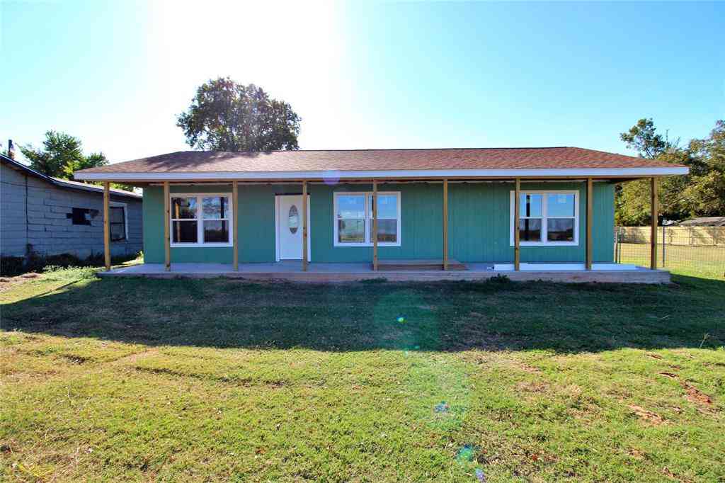 Homes For Sale - 710 E Burleson Avenue<br/> Mclennan County, Mart, TX 76664