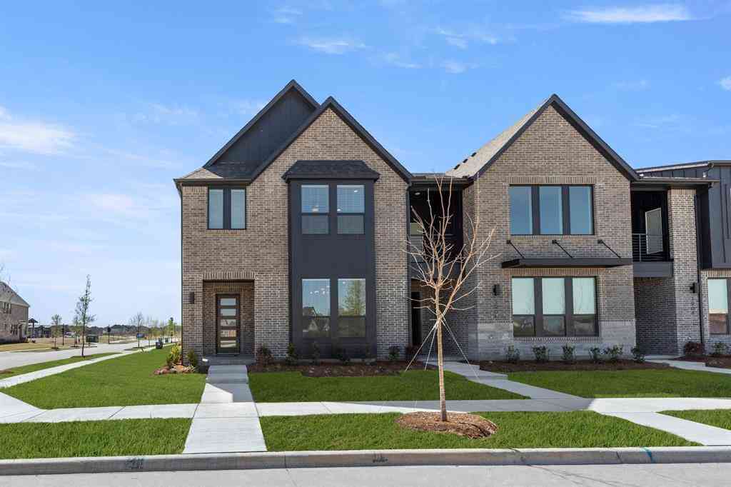 Townhouse For Sale - 3900 Keya Drive<br/> Celina, TX 75078