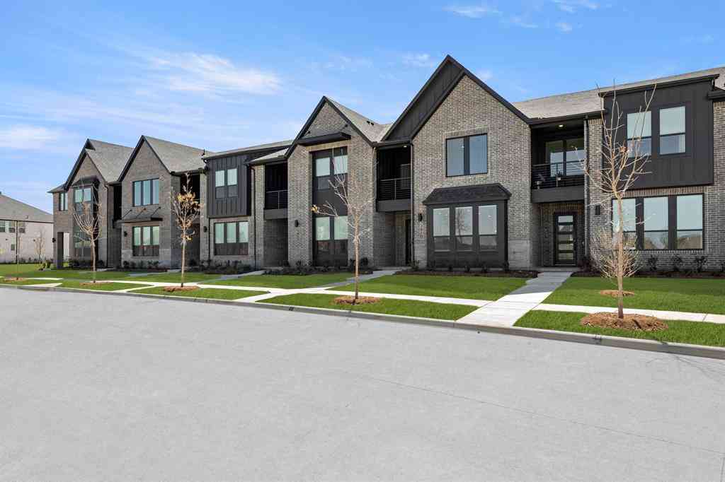 Townhouse For Sale - 3916 Keya Drive<br/> Celina, TX 75078