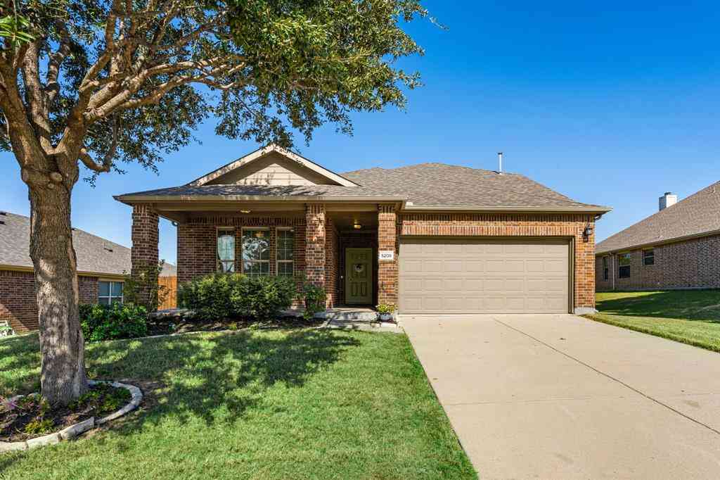 Homes For Sale - 5208 Hidden Knolls Drive<br/> Collin County, McKinney, TX 75071
