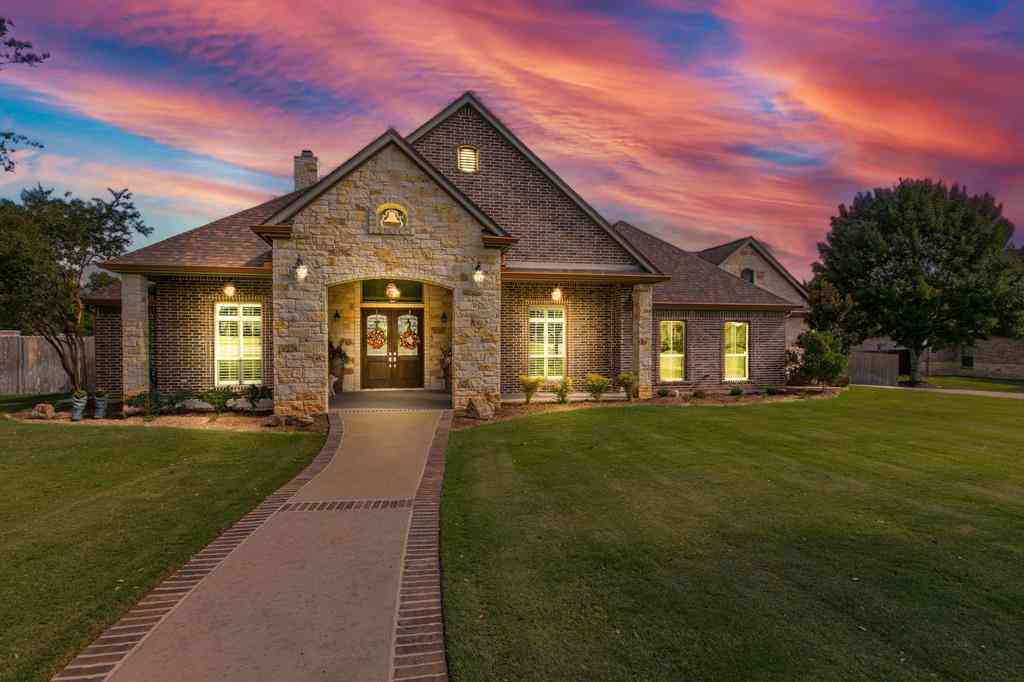 Homes For Sale - 20 Independence Trail<br/> Mclennan County, Waco, TX 76708