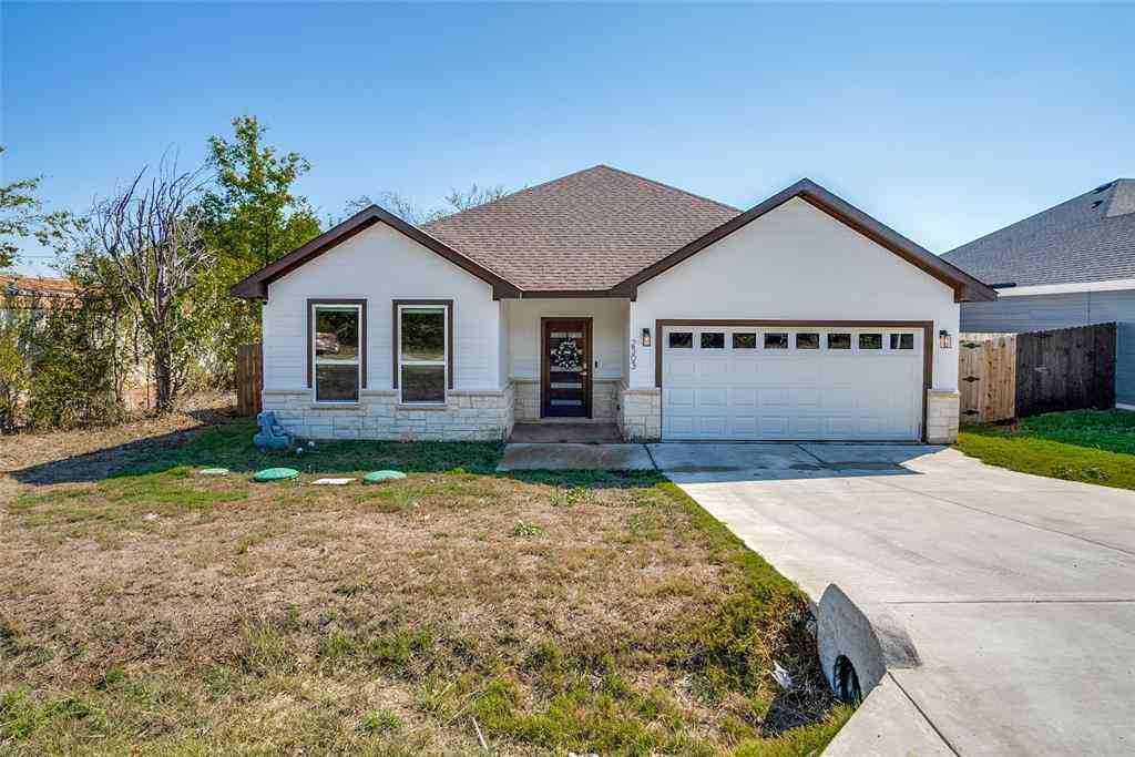 Homes For Sale - 2303 Pedernales Court<br/> Granbury, TX 76048