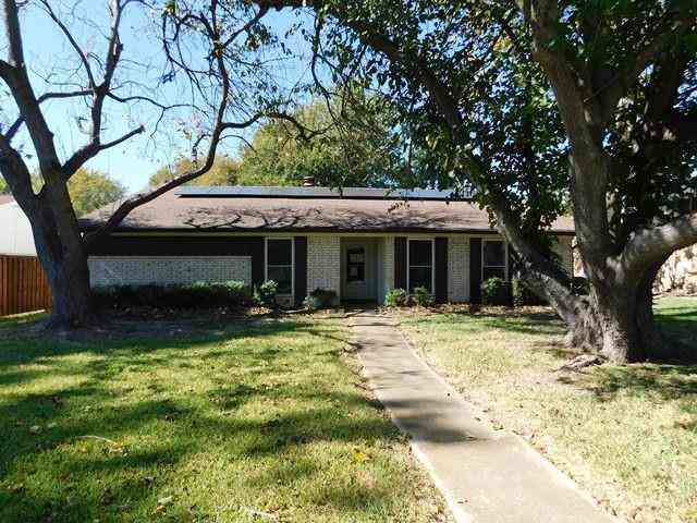 Homes For Sale - 1507 Creekwood Lane<br/> Dallas County, Mesquite, TX 75149