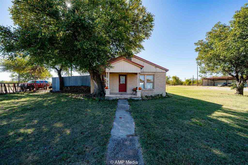 Homes For Sale - 507 E Chestnut<br/> Throckmorton County, Throckmorton, TX 76483