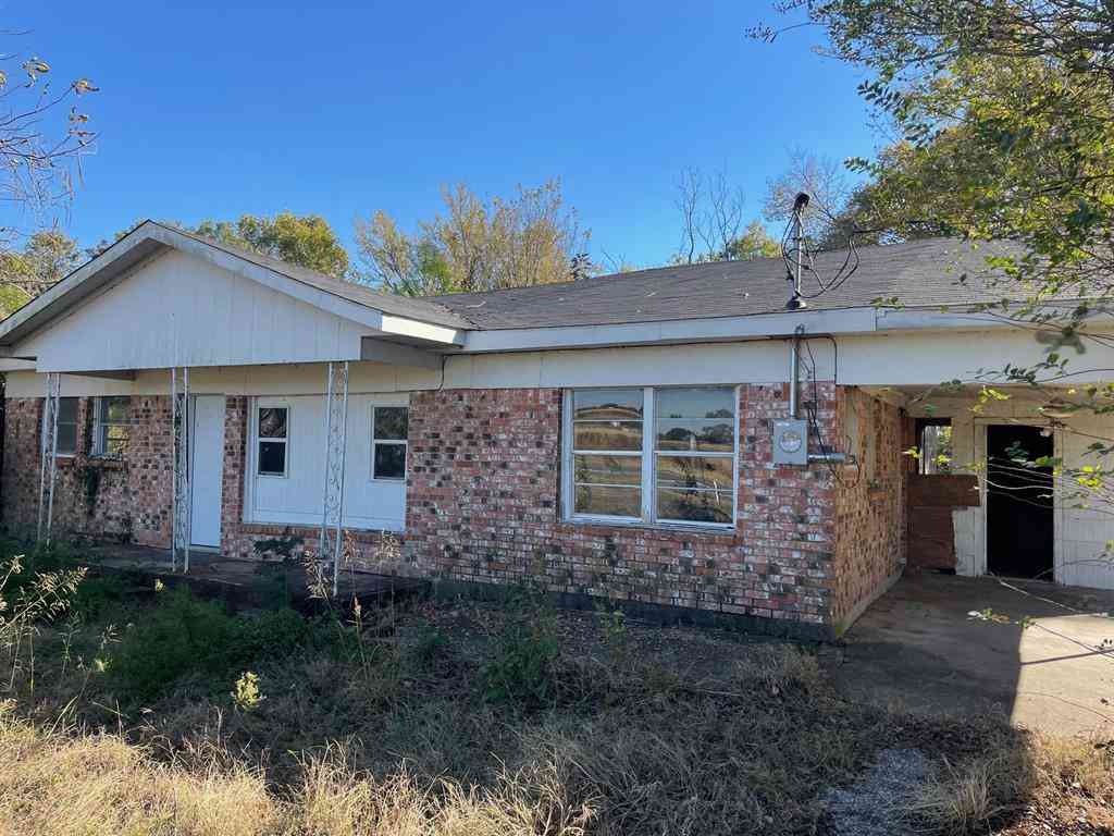 Homes For Sale - 1947 Highway 164 W<br/> Limestone County, Groesbeck, TX 76642