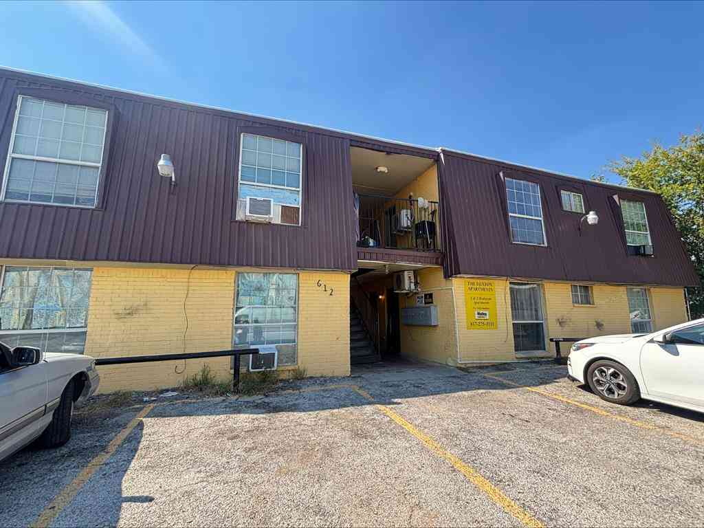 Apartment For Rent - 612 Luxton Street #202<br/> Fort Worth, TX 76104