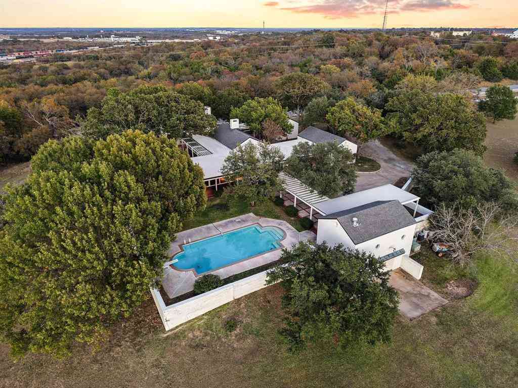 Homes For Sale - 3906 Highland Drive<br/> Grayson County, Denison, TX 75020