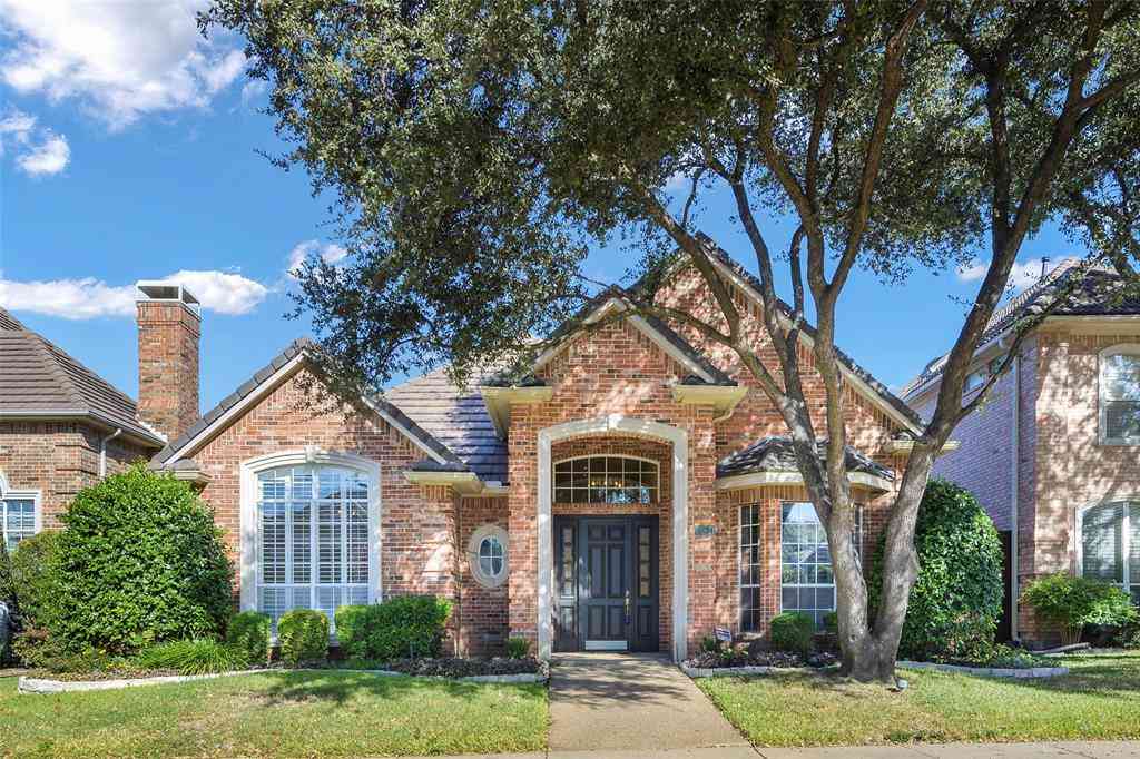 Homes For Sale - 5834 Coolwater Cove<br/> Dallas, TX 75252