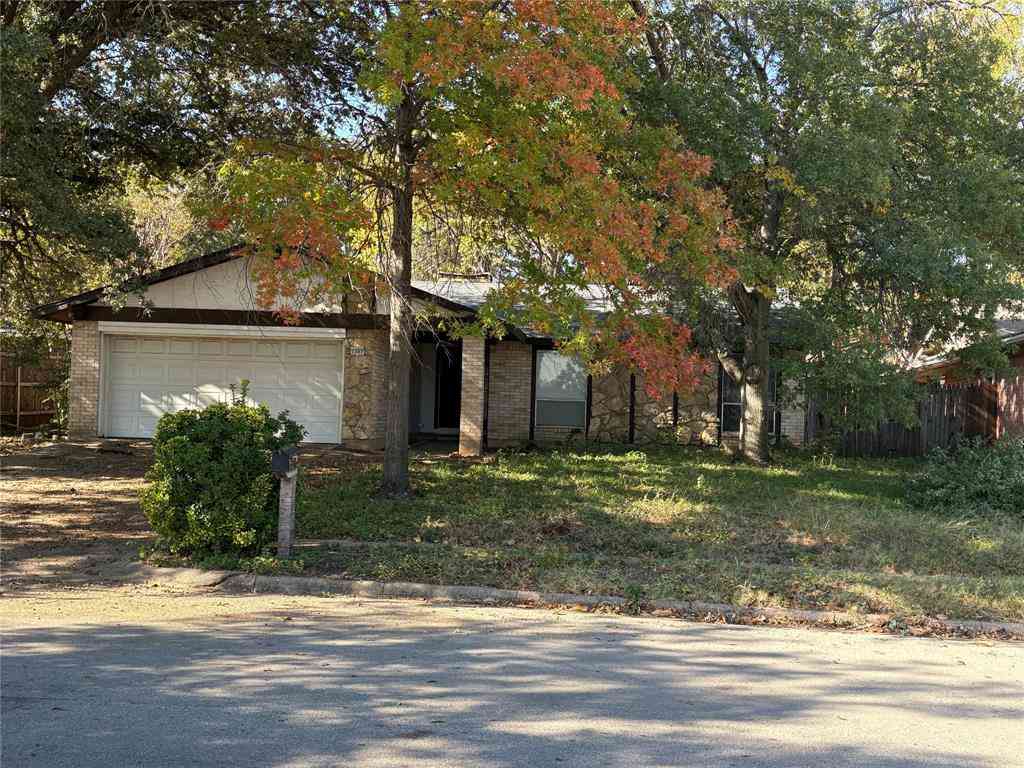 Homes For Sale - 1307 Cedar Ridge Terrace<br/> Tarrant County, Euless, TX 76039