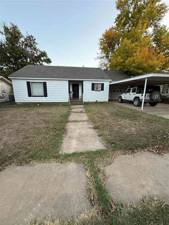 Homes For Sale - 1107 W Cedar St<br/> Coleman, TX 76834