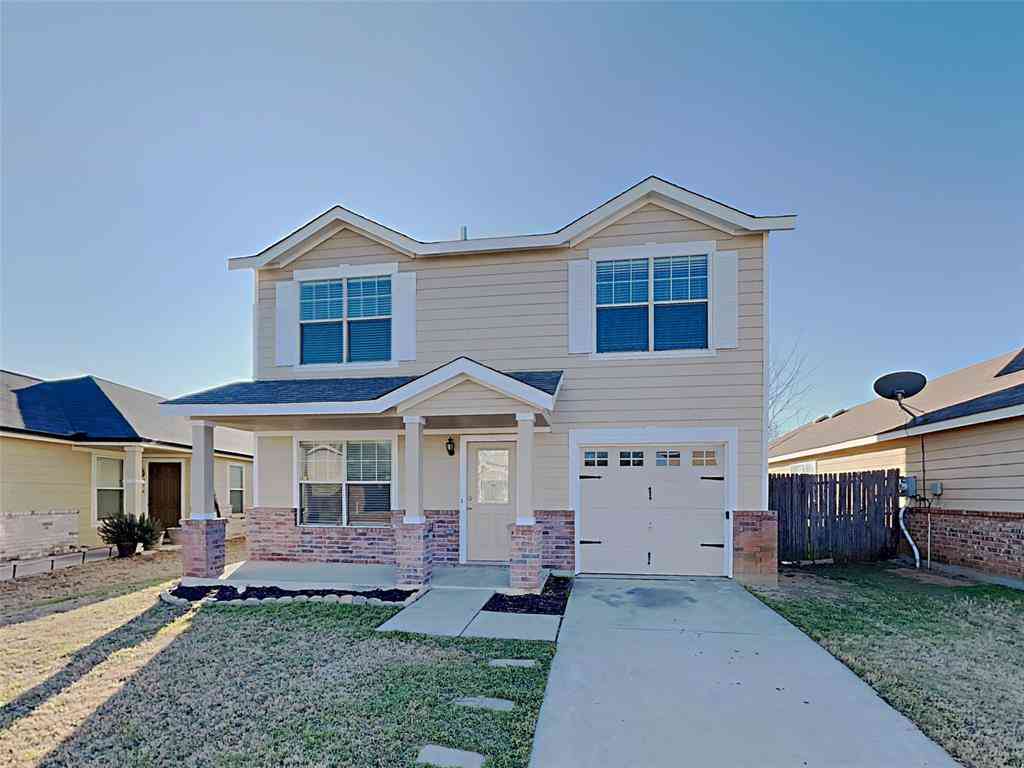 Homes For Sale - 1852 Wickham Drive<br/> Tarrant County, Burleson, TX 76028