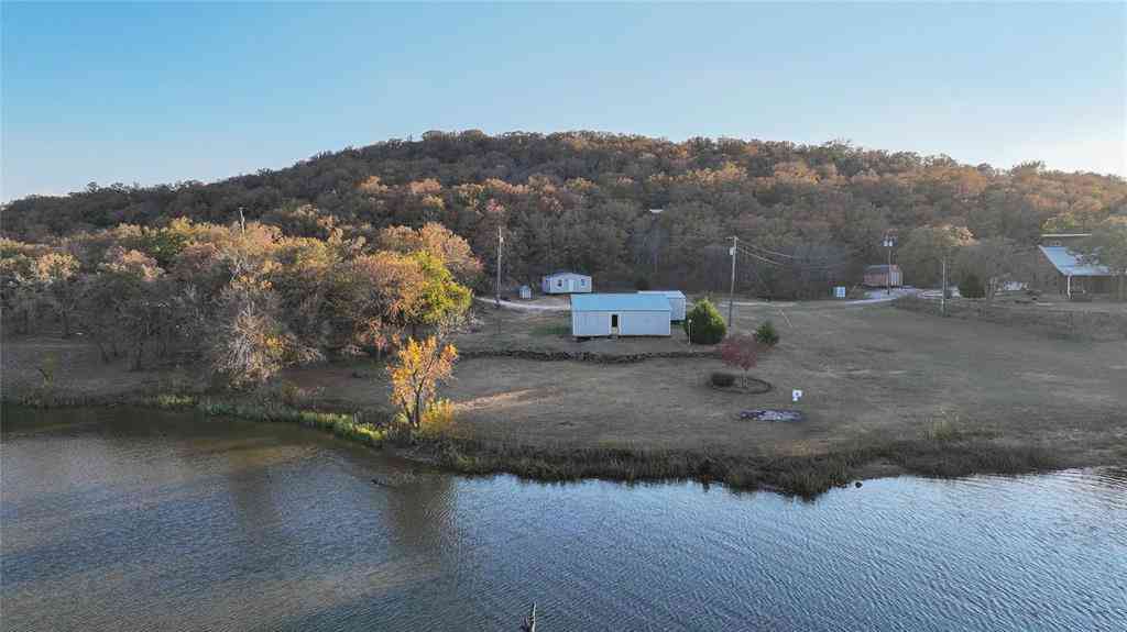 Homes For Sale - 819 Captain S Drive<br/> Bowie, TX 76230