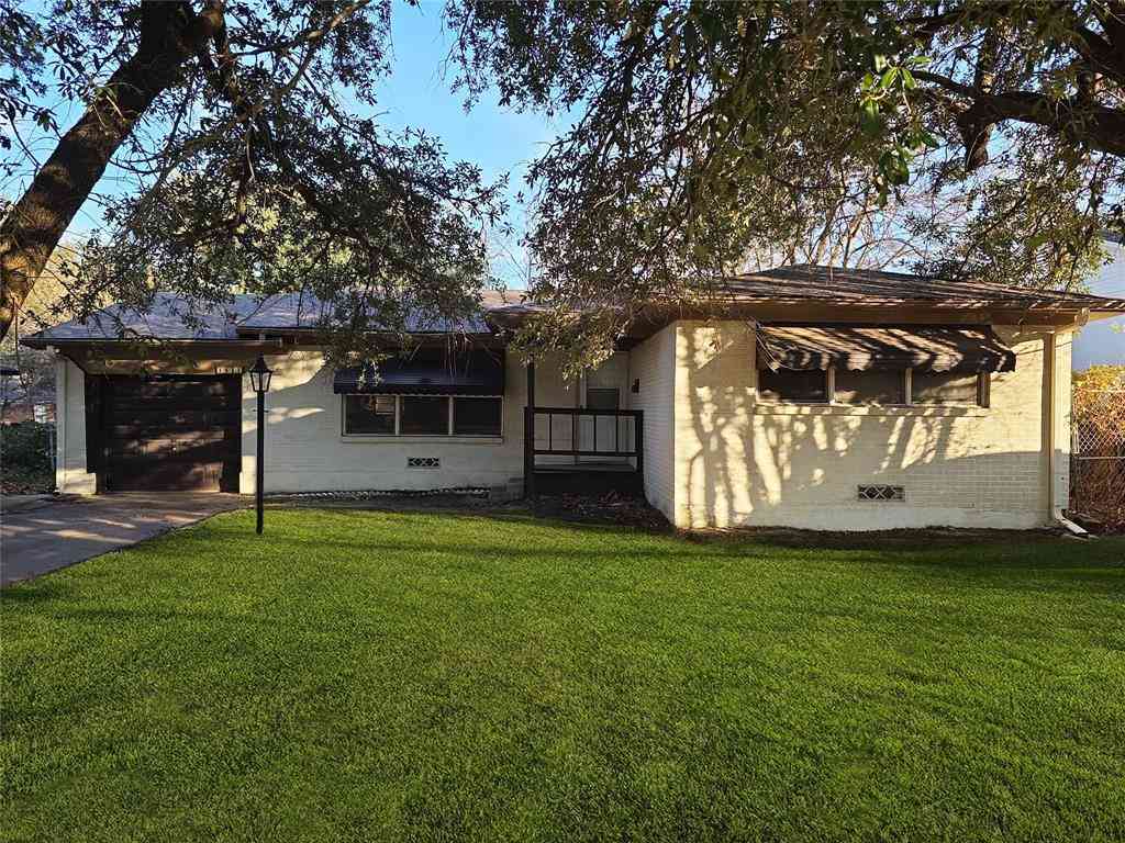 Homes For Rent - 1811 W College Street<br/> Sherman, TX 75092