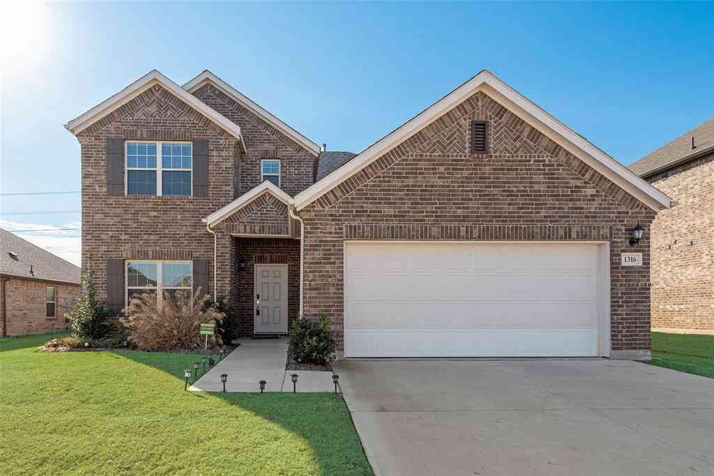 Homes For Sale - 1316 Fox Glen Trail<br/> Crowley, TX 76036