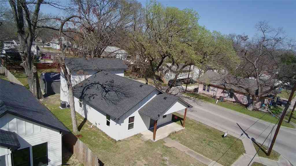 Homes For Sale - 1500 W Collin Street<br/> Navarro County, Corsicana, TX 75110