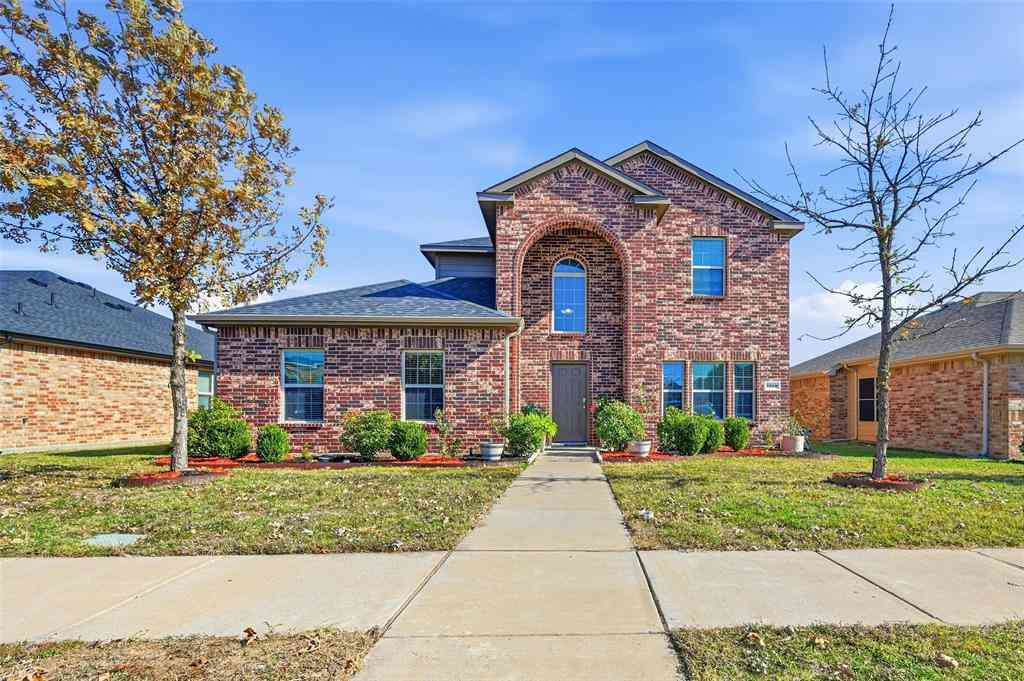 Homes For Sale - 2020 Glen Hollow Drive<br/> Lancaster, TX 75134