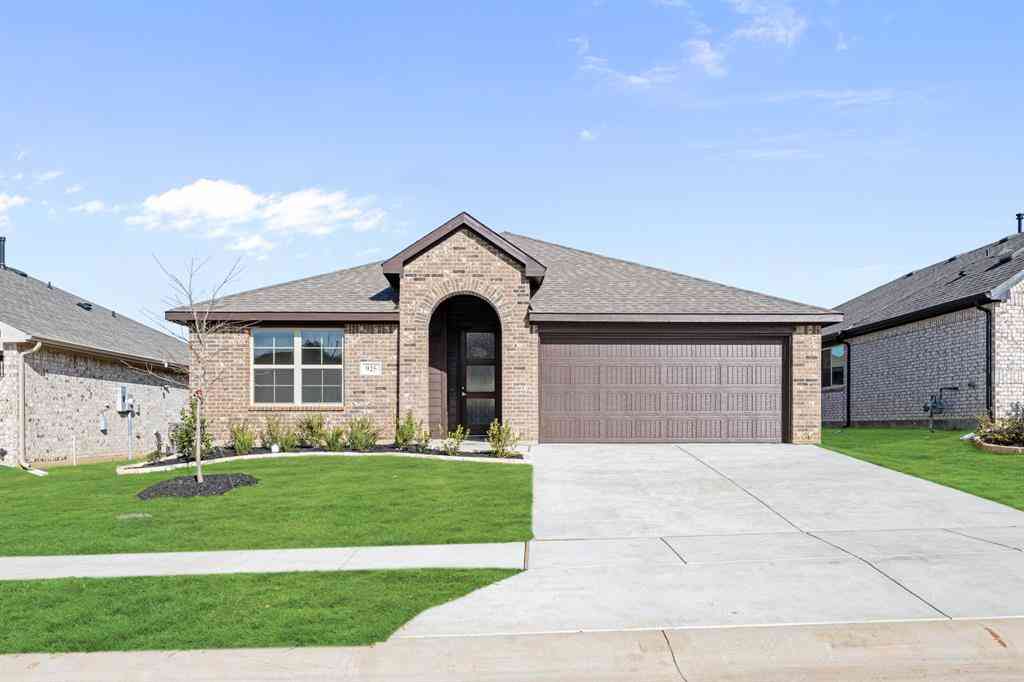 Homes For Sale - 925 Kingbird Lane<br/> Alvarado, TX 76009