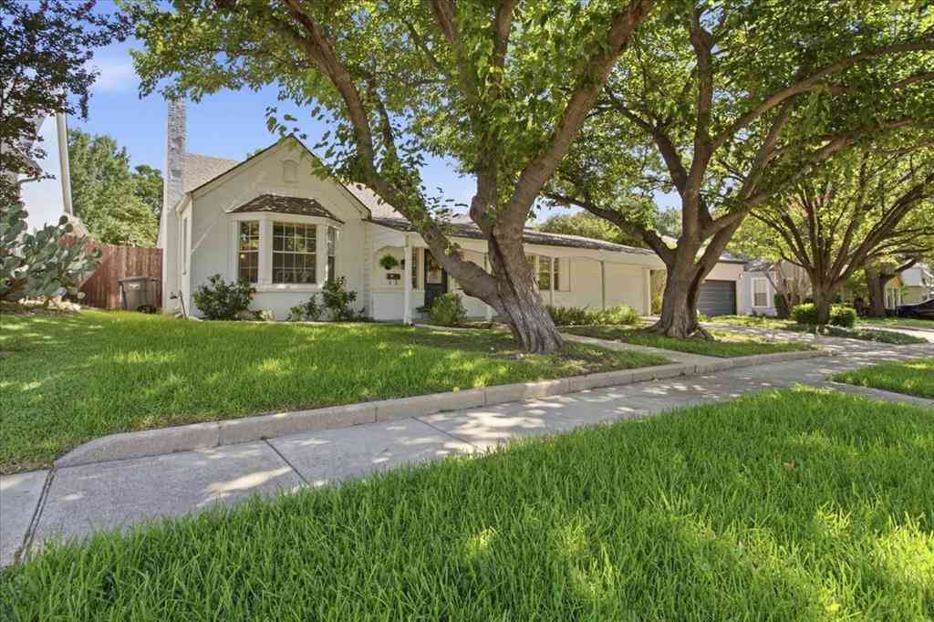 Homes For Sale - 4520 Birchman Avenue<br/> Tarrant County, Fort Worth, TX 76107