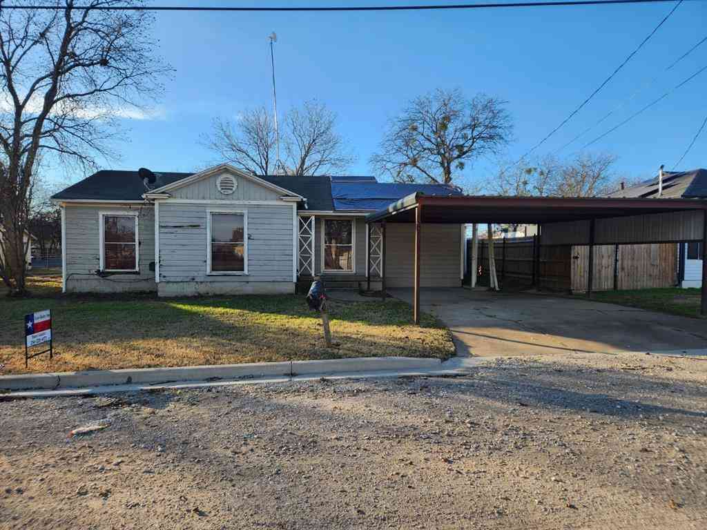 Homes For Sale - 523 Richardson Street<br/> Jacksboro, TX 76458